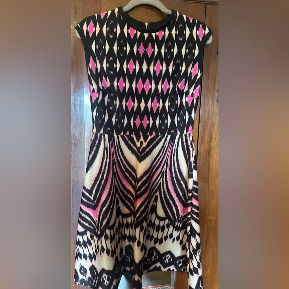 Just...Taylor Black and Pink Geometric Stunning - NEW